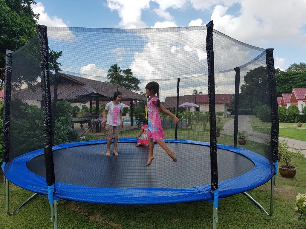 Moon River Resort Ubon Ratchathani Eksteriør billede