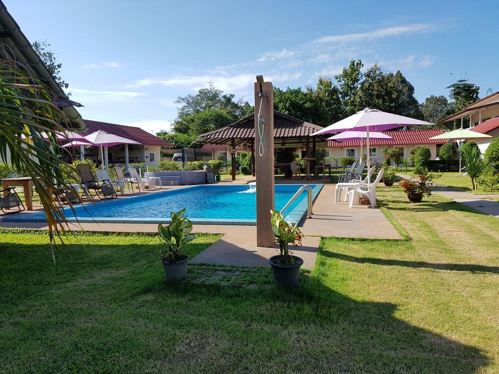 Moon River Resort Ubon Ratchathani Eksteriør billede